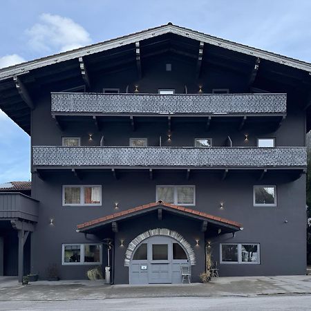 Two Brothers Inn 페르티사우 외부 사진